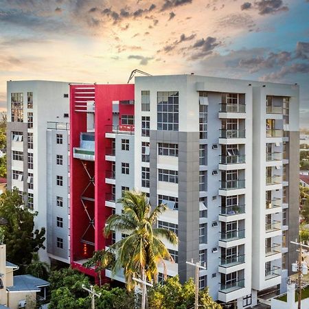 Parkhurst Lux Condo Near Devon House Kingston Exterior photo