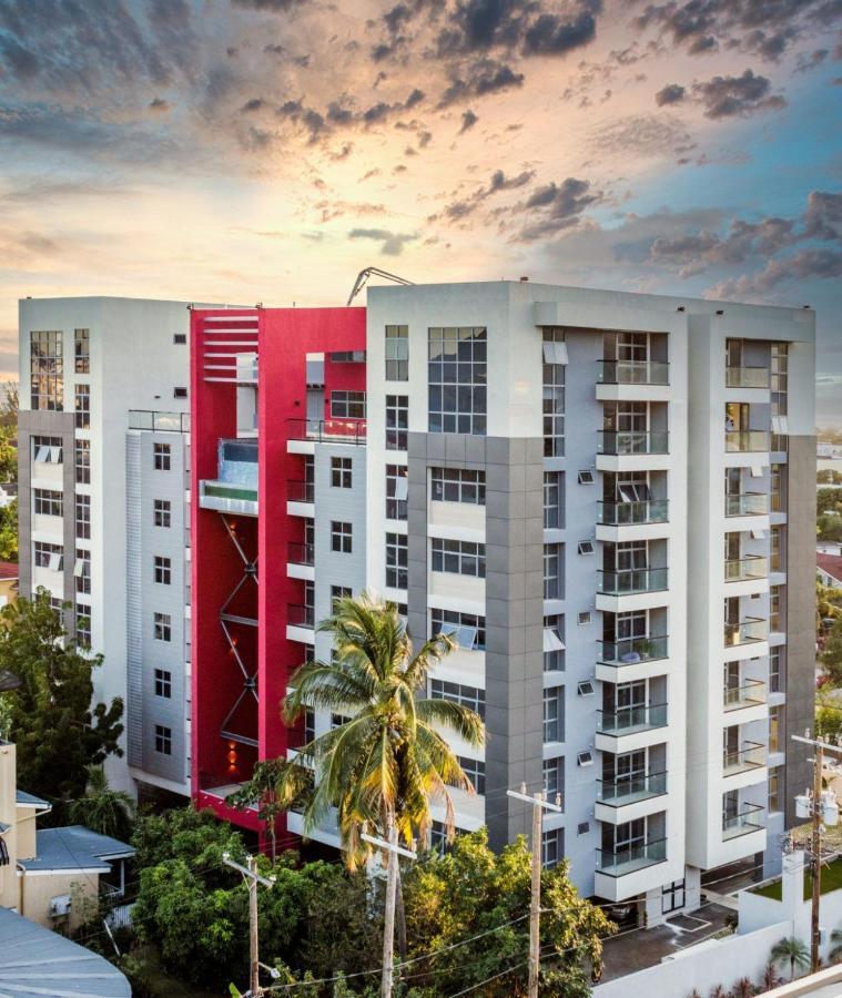 Parkhurst Lux Condo Near Devon House Kingston Exterior photo